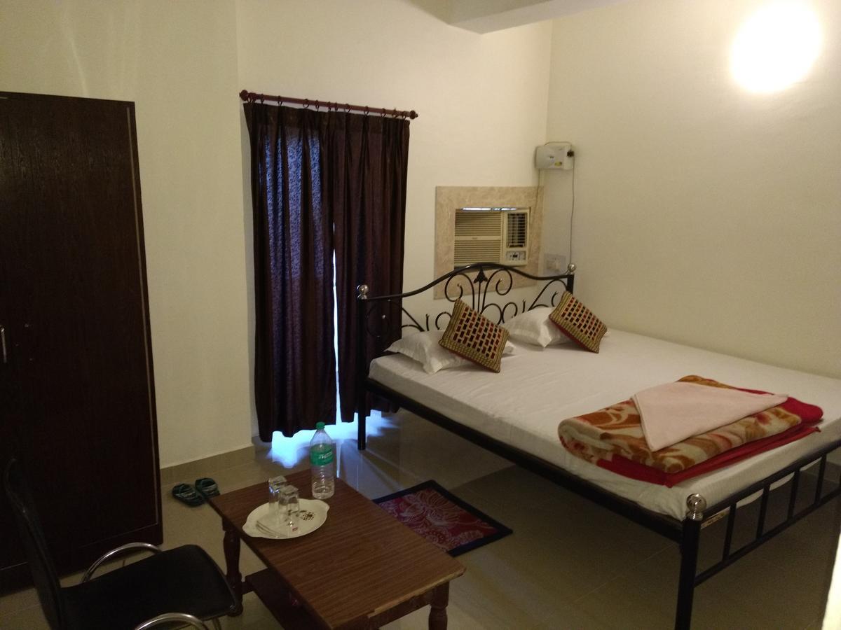 Hotel Shreya Бхубанешвара Экстерьер фото